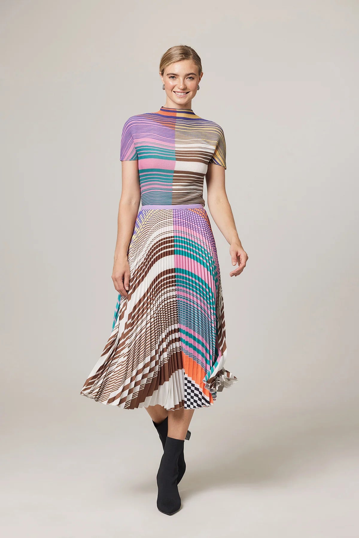 Wild Cosmos Womens Nadia Stripe and Check 3D Honeycomb Top