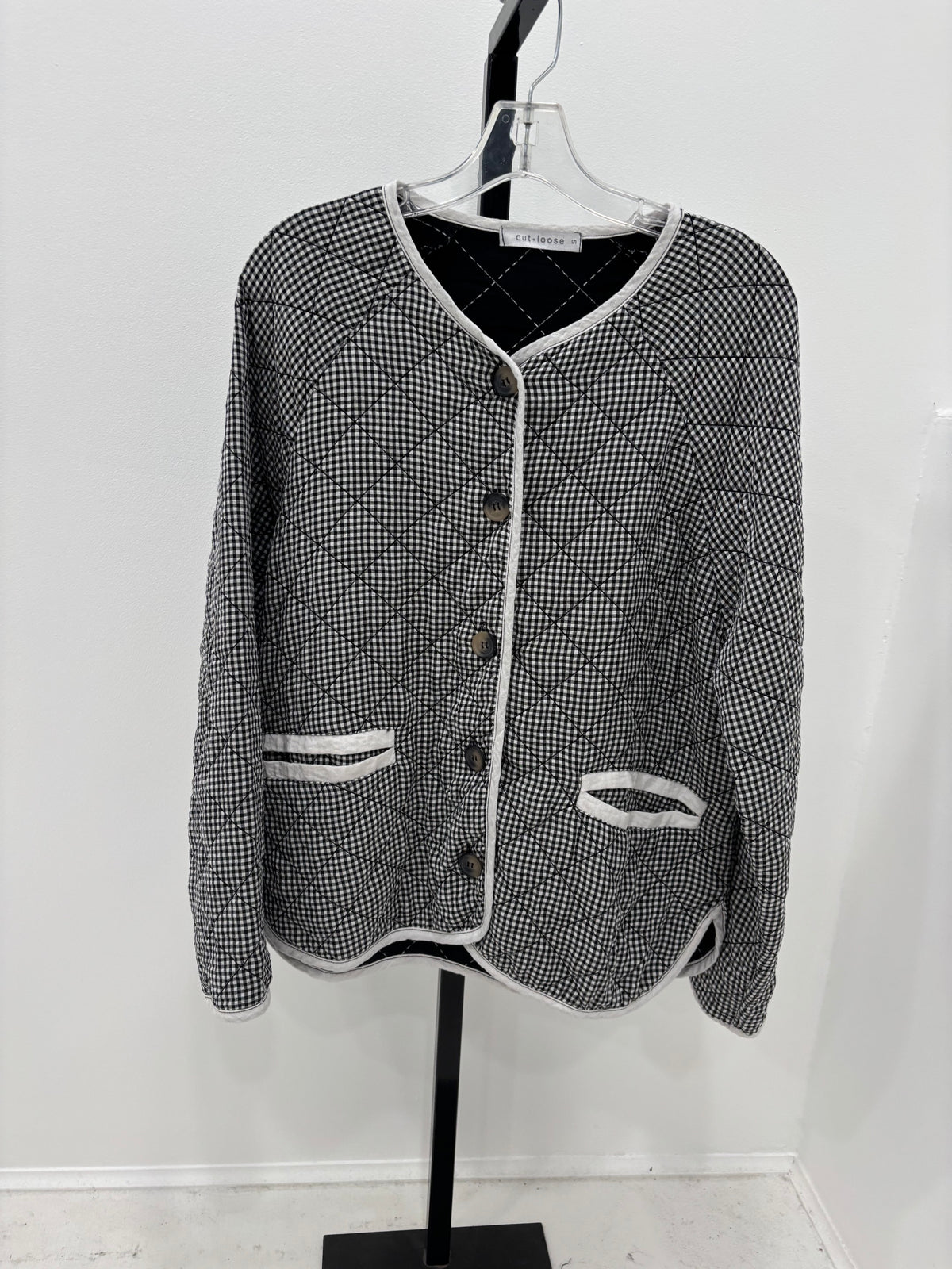 Cut Loose Womens Black Crinkle Quilt Easy Jacket