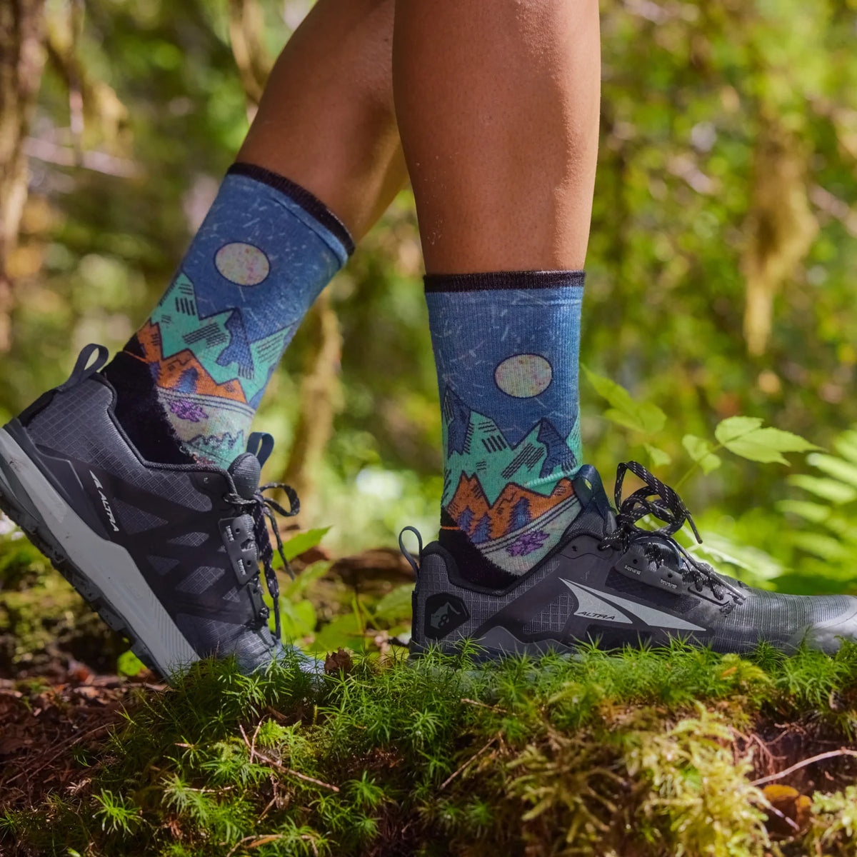 Smartwool Womens Trail Run Targeted Cushion Mountain Print Crew Socks
