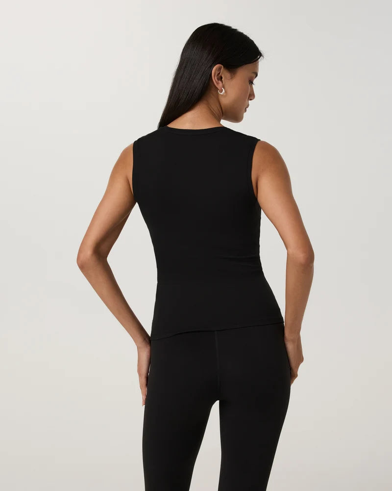 Vuori Womens Halo Essential Scoop Tank