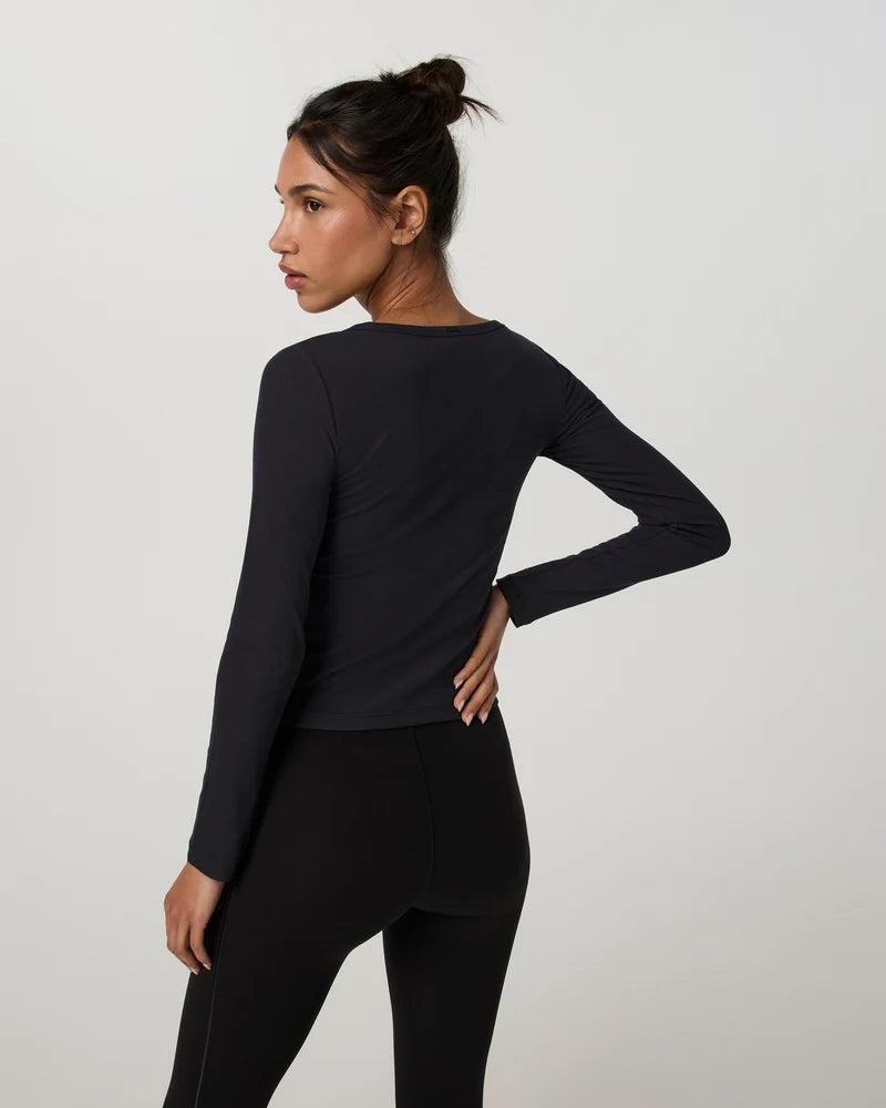 Vuori Womens Long Sleeve Pose Subtle Scoop Top