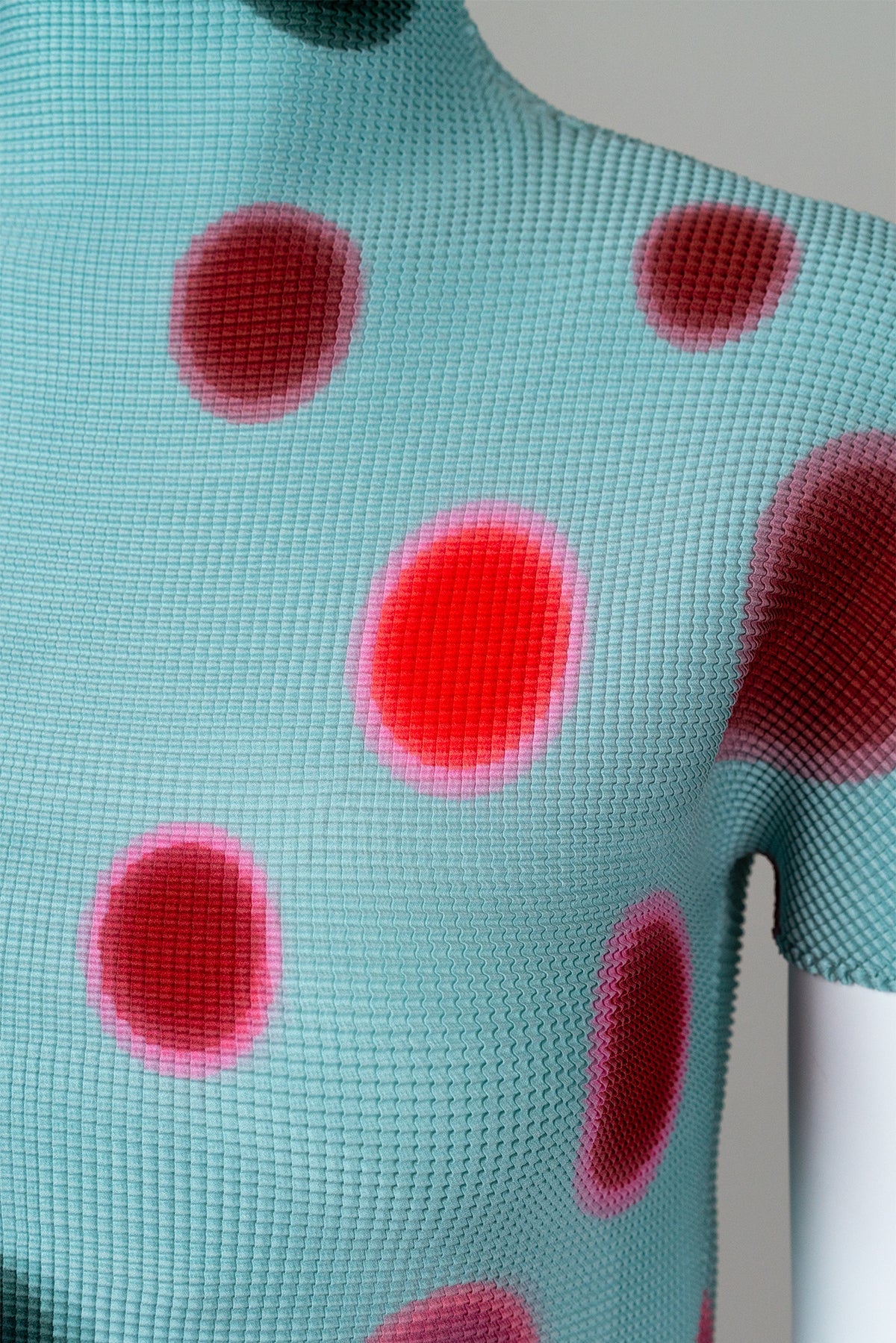 Wild Cosmos Womens Dream Dot 3D Honeycomb Texture Top