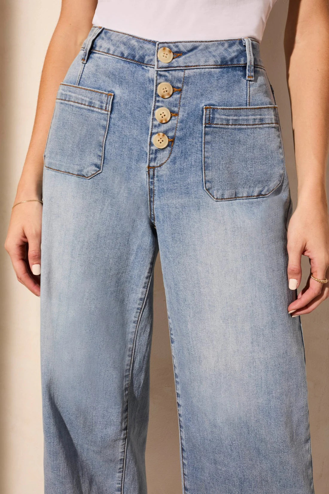 Tribal Womens Audrey Hugging Wide Crop Denim Jean